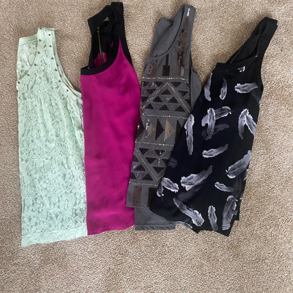 Express Tank Top Bundle (1) - Picture 6 of 6